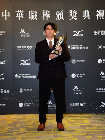 ▲▼中華職棒頒獎典禮，高塩將樹。（圖／中華職棒提供）