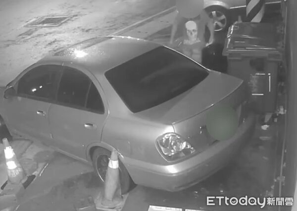 桃園男摸走路邊行李箱半小時被逮　同車友人是通緝犯也栽了