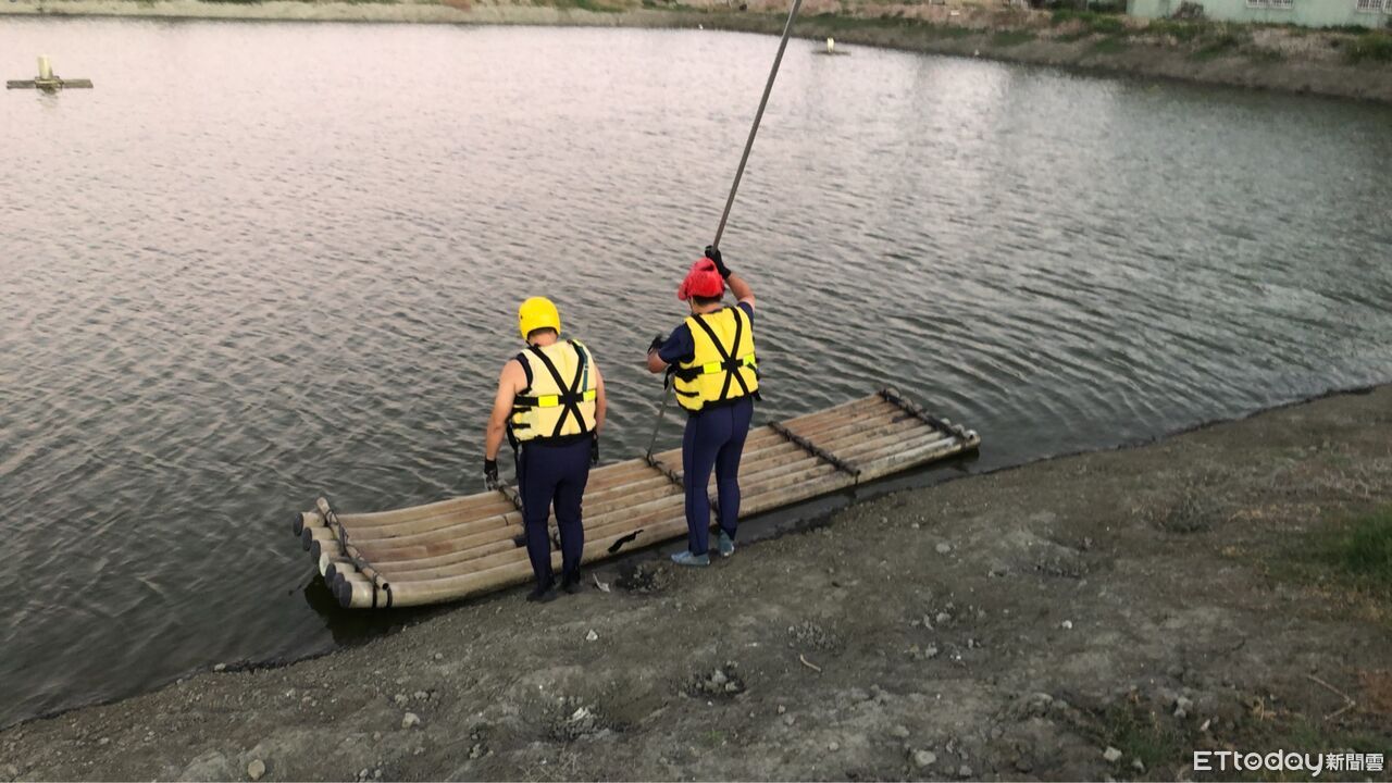 快訊／台南七股78歲翁跌落魚塭失蹤　搜救人員潛水搜尋