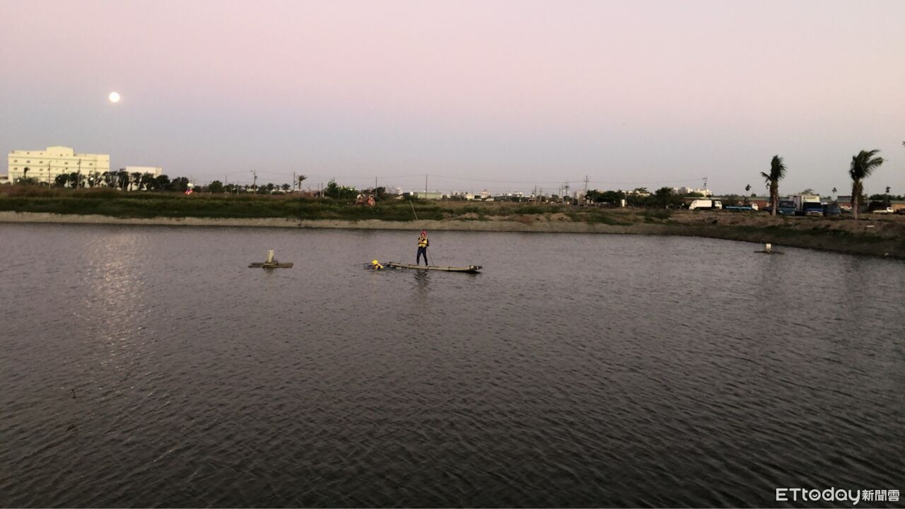 快訊／找到了！台南78歲翁落魚塭失蹤　警消搜救5小時尋獲遺體