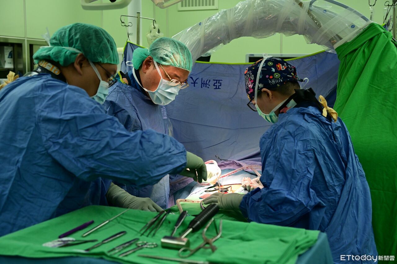 全國首創!亞大附醫開辦手術護理師培訓班 免費學習還有高額津貼