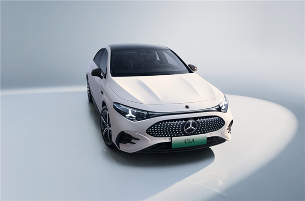 ▲大陸正式開賣賓士CLA電動車，而且還是大空間長軸版。（圖／翻攝自賓士）