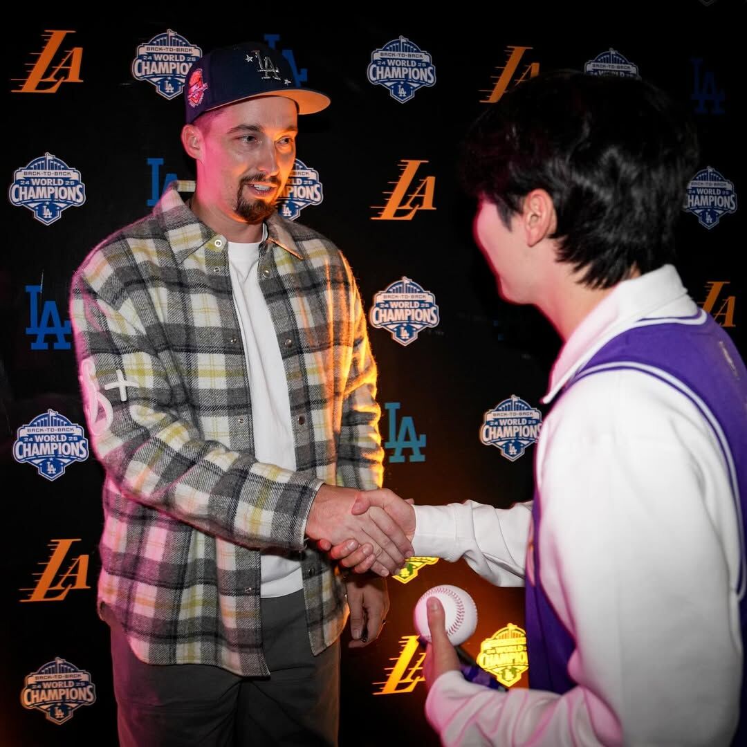 ▲▼道奇史奈爾湖人主場巧遇SEVENTEEN成員。（圖／翻攝自IG／snellzilla4）