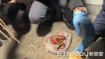 投資賠錢竟對媽祖動手！2賊偷千萬金珊瑚珠寶　裝塑膠袋藏夾層