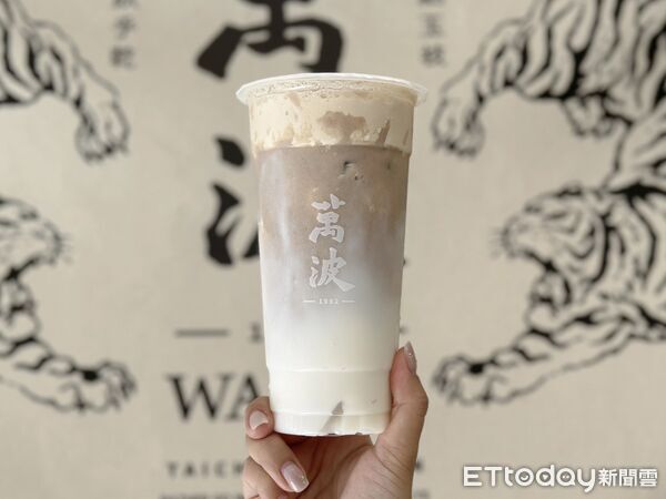 ▲▼萬波島嶼紅茶秋冬限定「芋頭系列」回歸，今年推出升級版芋香奶茶。（圖／記者蕭筠攝）