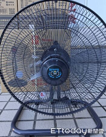 ▲台南市消防局採購86台高效能降溫風扇，配置於各大隊、分隊後勤區，降低前線人員熱傷害風險。（記者林東良翻攝，下同）