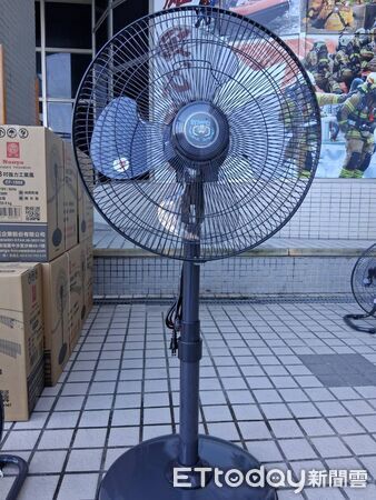 ▲台南市消防局採購86台高效能降溫風扇，配置於各大隊、分隊後勤區，降低前線人員熱傷害風險。（記者林東良翻攝，下同）