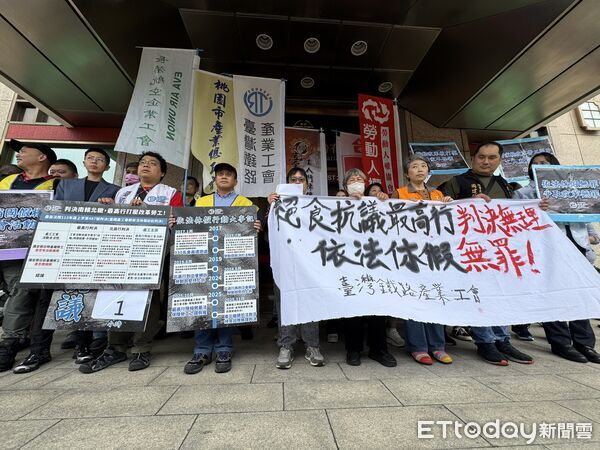 ▲▼不滿2017年春節依法休假敗訴，台鐵產工台鐵產業工會今啟動「絕食100小時」行動抗議。（圖／記者李姿慧攝）