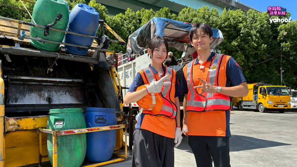 ▲▼焦曼婷、徐新洋認真聽唐老師剖析問題。（圖／節目提供）