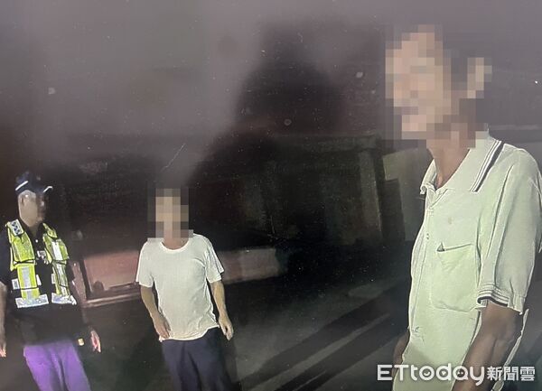 ▲▼  布袋警察闖倉庫意外找到協尋人口 。（圖／布袋分局提供）