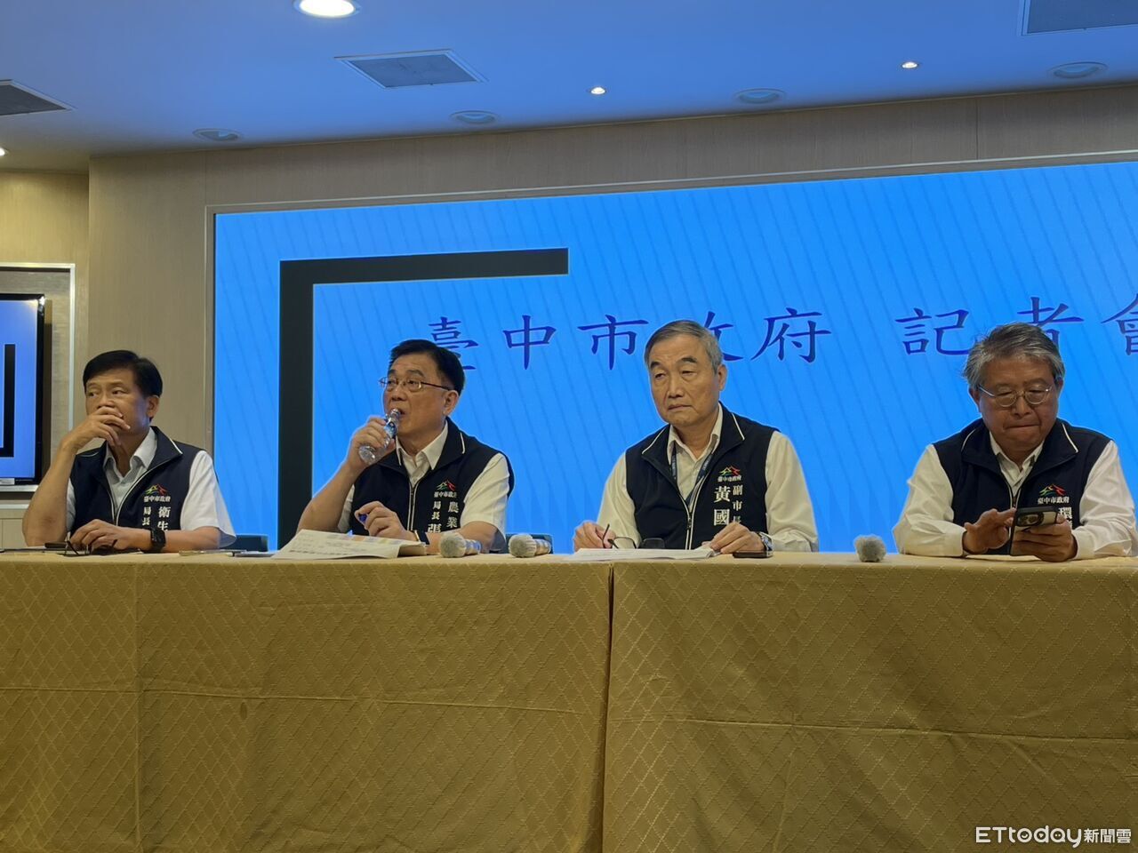 快訊／非洲豬瘟「防疫不力」　中市府開鍘：2局長+1處長被拔官