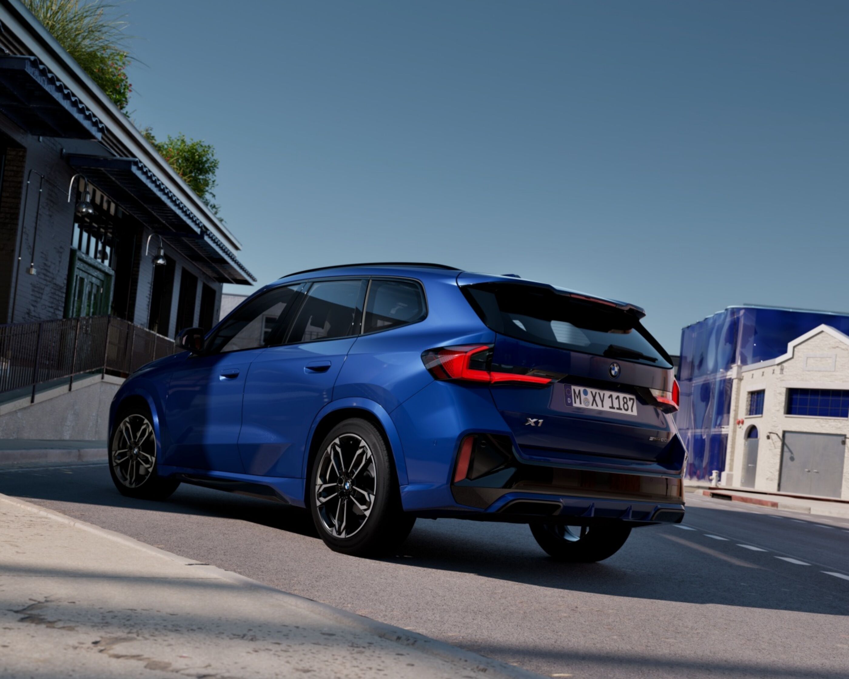 ▲受到政府加徵電池費用影響，不少豪華品牌開始漲價。（圖／翻攝自BMW）