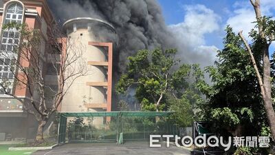 樹林柑園國小遭工廠大火波及受損 教育局:明天停課一天