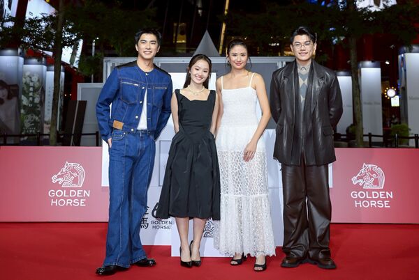 ▲《大濛》擔任金馬影展開幕片，導演陳玉勳，監製葉如芬、李烈，率演員柯煒林、方郁婷、9ｍ88、曾敬驊一同出席開幕儀式。（圖／金馬執委會提供）