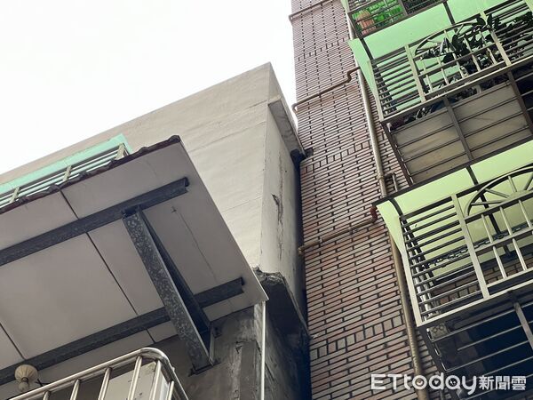 ▲▼      三重公寓傾斜受災戶       。（圖／記者項瀚攝）