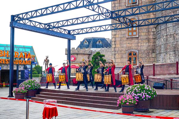 ▲▼峴港巴拿山一日遊攻略！佛手橋、法國村、地圖、穿著與自助餐完整懶人包。（圖／部落客珊莎提供）