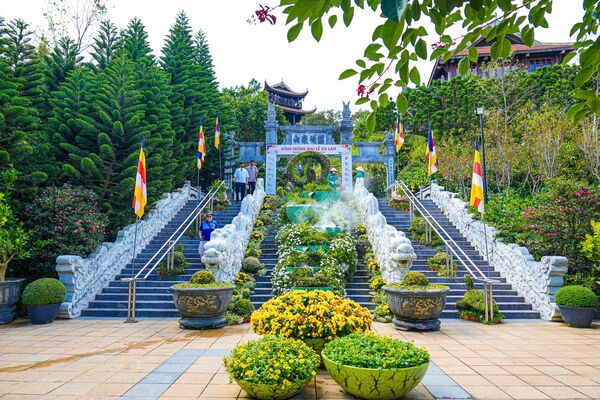 ▲▼峴港巴拿山一日遊攻略！佛手橋、法國村、地圖、穿著與自助餐完整懶人包。（圖／部落客珊莎提供）