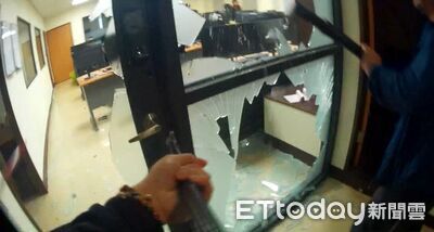 博弈網站超沒品「賭贏10萬不給錢」賭客怒檢舉　警察上門抄了