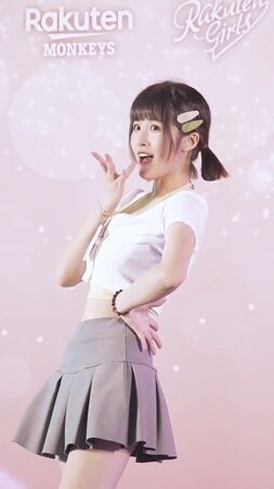 ▲樂天女孩上屆海選名單，中間白衣為禹菡。（圖／樂天桃猿）