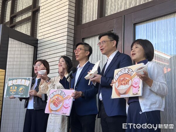 ▲▼民進黨立委大啖豬肉。（圖／記者蘇靖宸攝）