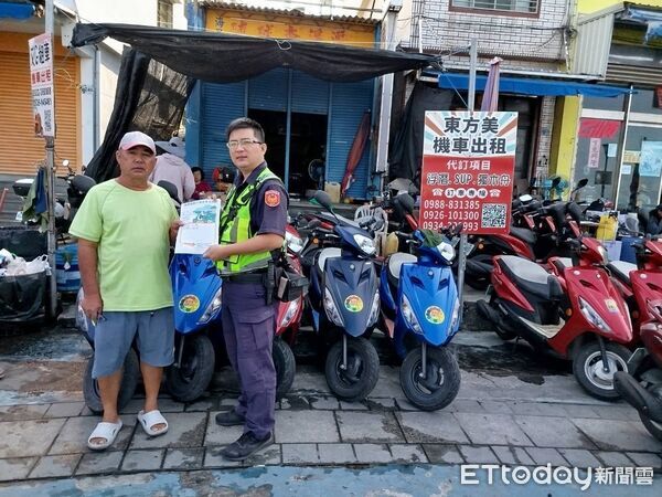 ▲東港警分局在小琉球以「有感宣導、精準執法」推動交通安全。（圖／記者陳崑福翻攝）