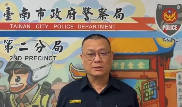 ▲台南一處路口發生汽機車擦撞，雙方進而爆發口角股體衝突。（圖／翻攝自社會事新聞影音）