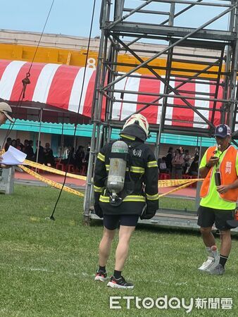 ▲▼花蓮縣義消第三大隊以堅強實力在火災搶救項目勇奪佳績，在團體賽與個人項目中皆有亮眼表現。（圖／花蓮消防局提供，下同）