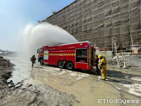 ▲▼興達電廠爆炸案嚇壞居民　台電「高擬真」演練天然氣外洩救災。（圖／記者賴文萱翻攝）