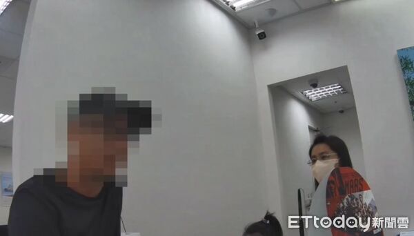 ▲▼男子領20萬元遭關懷詢問3個半小時，警方提醒，記得豐原五口命案嗎。（圖／民眾提供，下同）