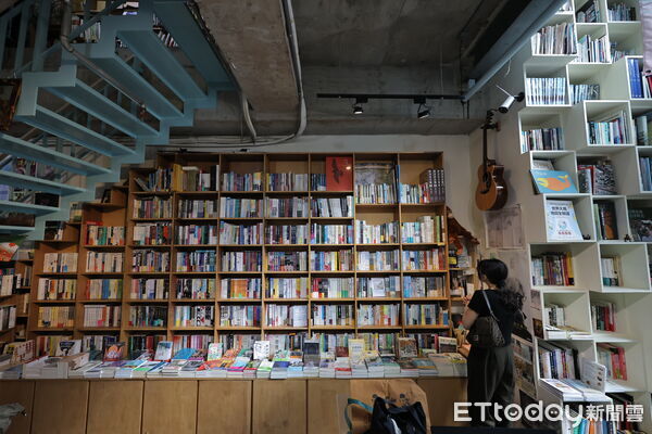 ▲見書店帶動地方創生 謝國樑力挺文化深耕。（圖／記者郭世賢翻攝）