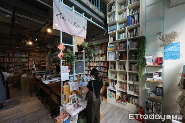 ▲見書店帶動地方創生 謝國樑力挺文化深耕。（圖／記者郭世賢翻攝）
