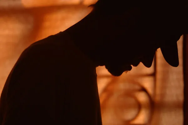 ▲▼ 男子,男人,低潮,憂鬱。（示意圖／VCG）