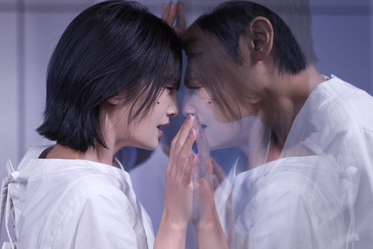 ▲▼楊丞琳、藤岡靛〈免疫體〉。（圖／索尼提供）