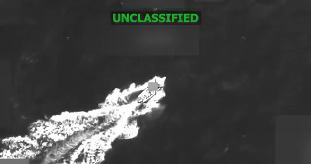 美軍轟炸運毒船3死影片曝光 赫格塞斯:我們會殺了你們