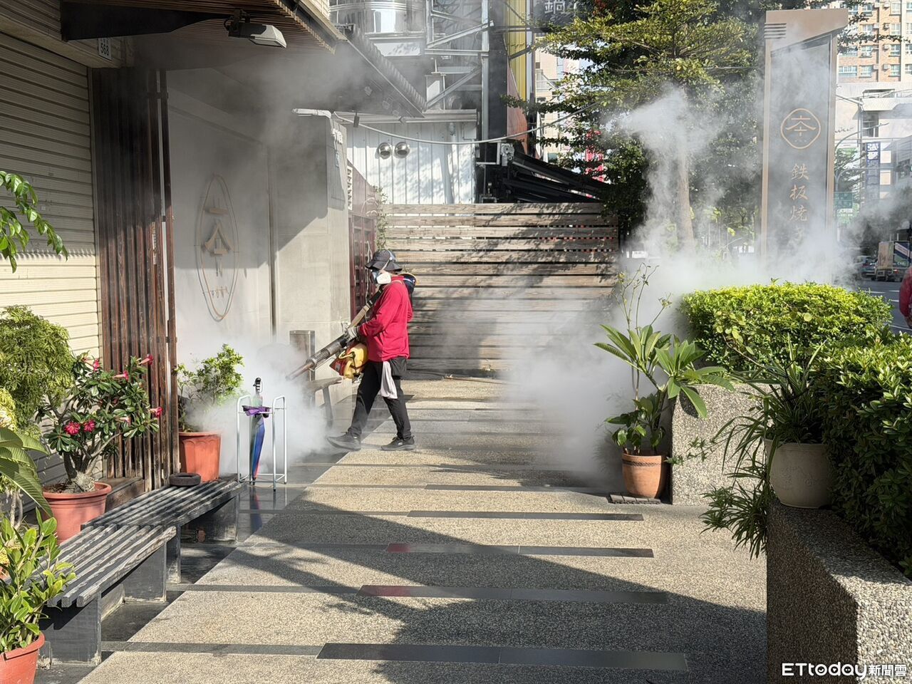 高雄本土登革熱+1!市場攤商發燒確診 484人匡列採檢足跡曝光