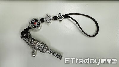 28萬「翡翠金剛杵」一摔就斷！300元假貨騙女3000萬　老公氣到中風