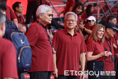 TSMC特製鞋太狂! 魏哲家一亮相全場暴動:明年一定買得到