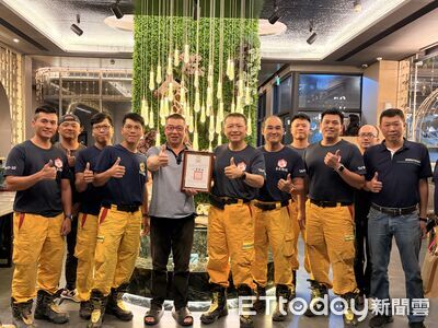 熱心公益!王健源認養搜救犬DOTA一年 捐物資力挺台南特搜隊