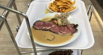 情侶台中IKEA吃爐烤牛「肉太生」吃完狂拉　食安處要查了