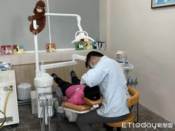 ▲台南偏鄉再添4校牙科診療設備，全市累計達36校，創全國之冠。（記者林東良翻攝，下同）