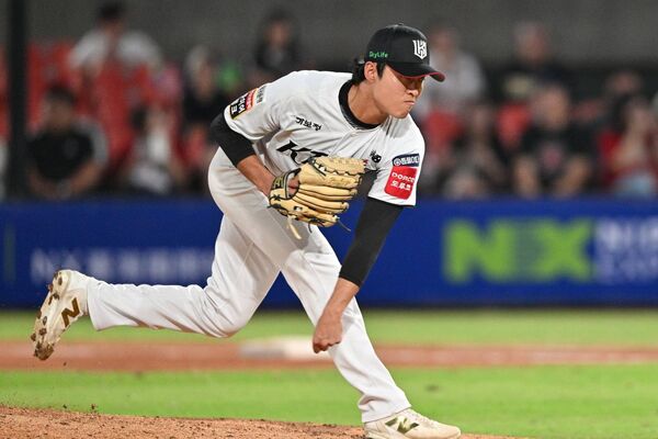 ▲KT巫師全庸柱、樂天金鷲陽柏翔。（圖／亞洲職棒交流賽提供）