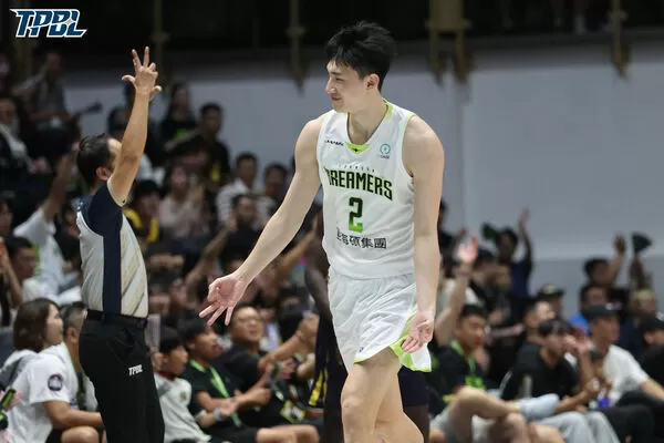 ▲夢想家馬建豪、高柏鎧。（圖／TPBL職籃提供）