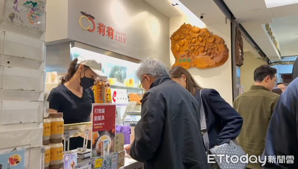 ▲▼黃仁勳現身莉莉水果店。（圖／記者林東良翻攝）