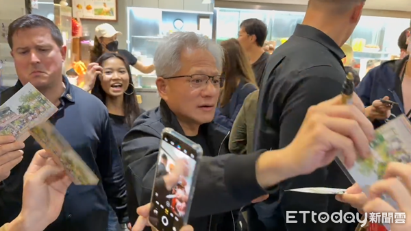 ▲▼黃仁勳現身莉莉水果店。（圖／記者林東良翻攝）