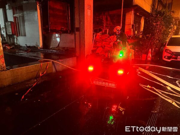 ▲▼蘇澳冷凍食品工廠氨氣外洩，消防機器人出動稀釋濃度成功解除警報。（圖／記者游芳男翻攝，下同）