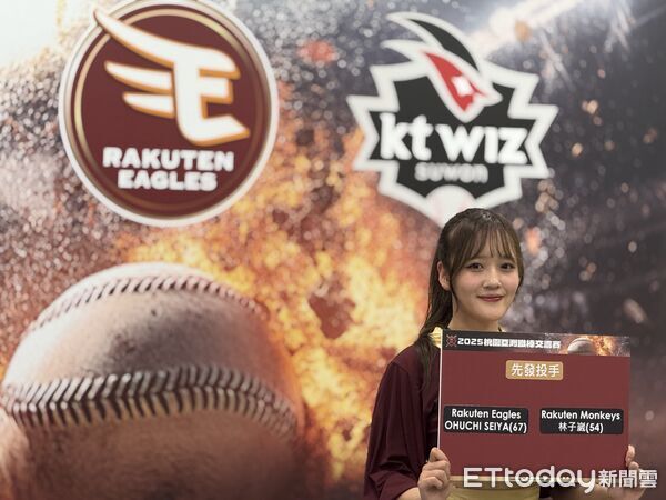 ▲樂天金鷲賽後受訪、公布明天先發投手 。（圖／記者胡冠辰攝）