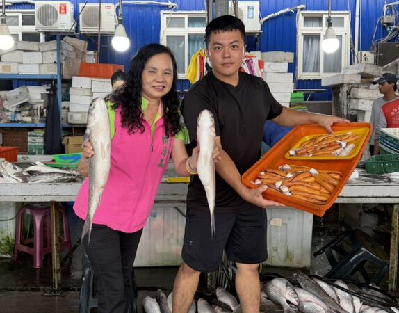 ▲彰化塭仔漁港首批3000尾烏魚進港。（圖／民眾提供）