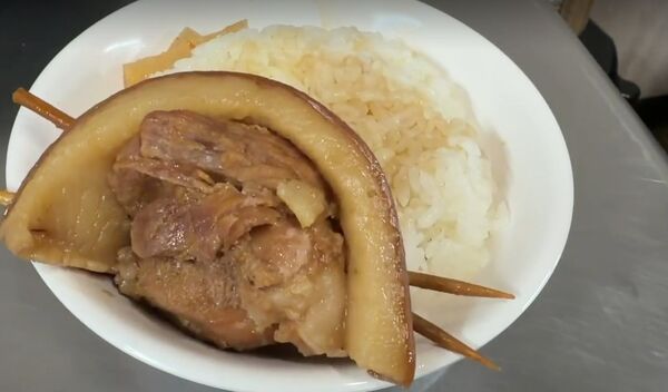 ▲名店阿泉爌肉飯強勢回歸。（圖／記者唐詠絮翻攝，以下同）