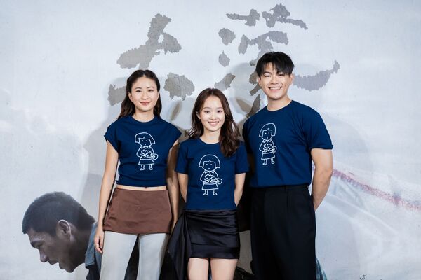 ▲電影《大濛》（左起）監製葉如芬、主演9m88、柯煒林、方郁婷與導演陳玉勳一同暢聊拍攝點滴。（圖／華文創提供）