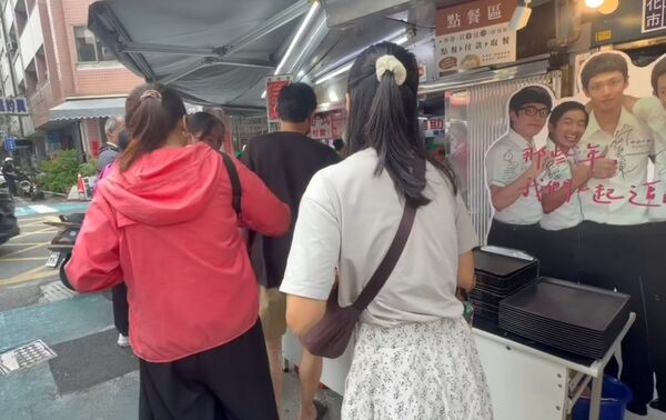 ▲阿璋肉圓強勢回歸，今天買10送2。（圖／記者唐詠絮翻攝，以下同）